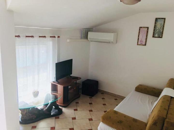 Apartmani Djura Selce Exterior foto